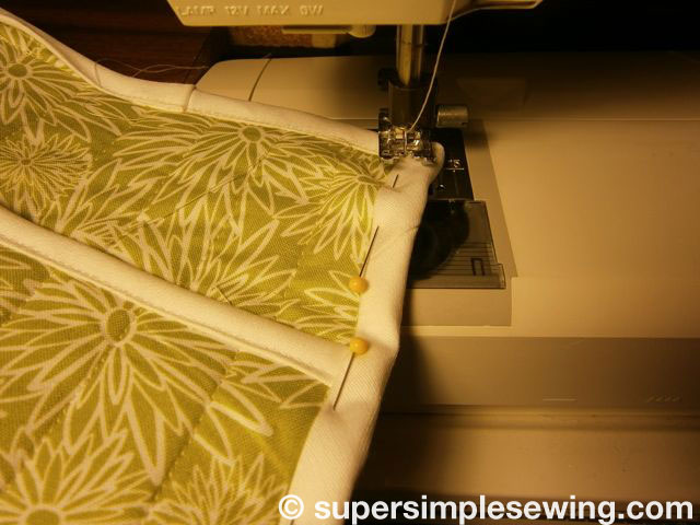 Quilted Potholder with Pocket a Binding tutorial